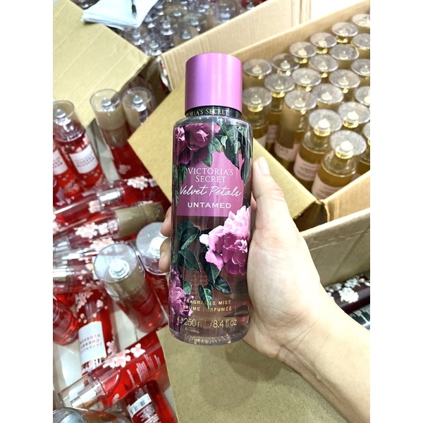 XỊT THƠM  BODY VELVET PETALS- VICTORIA SECRET