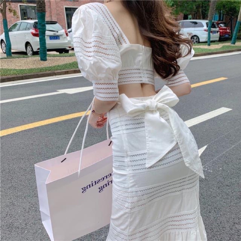 Set váy ren trắng buộc nơ sau, áo croptop cổ vuông mix chân váy đuôi cá dáng dài đi chơi, đi dạo phố xinh xắn SV01