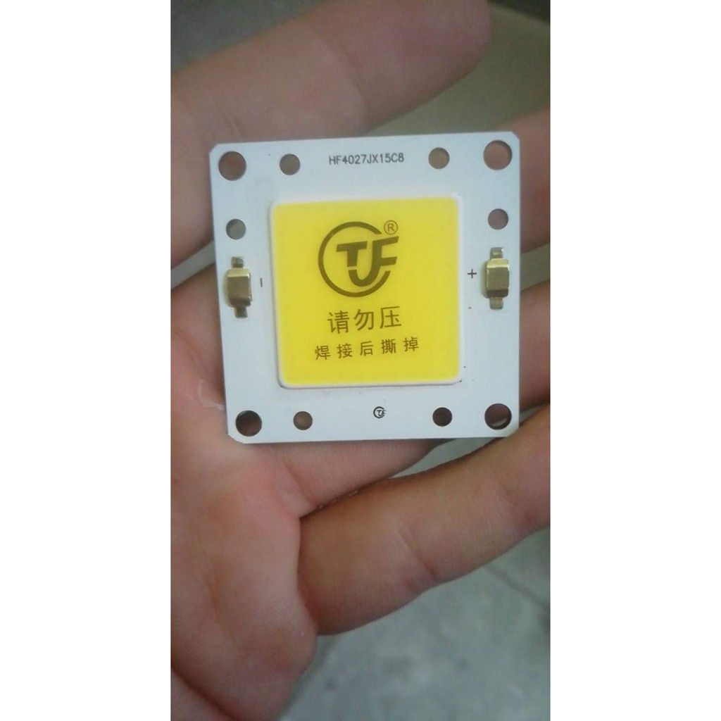 Đèn đường hình chiếc lá bảo hành 3 năm siêu bền