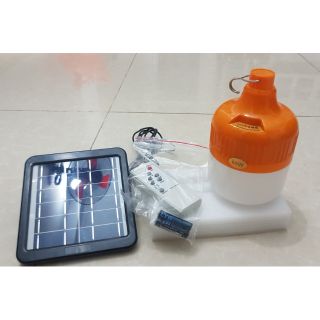 Đèn bulb tích điện kết hợp sử dụng năng lượng mặt trời