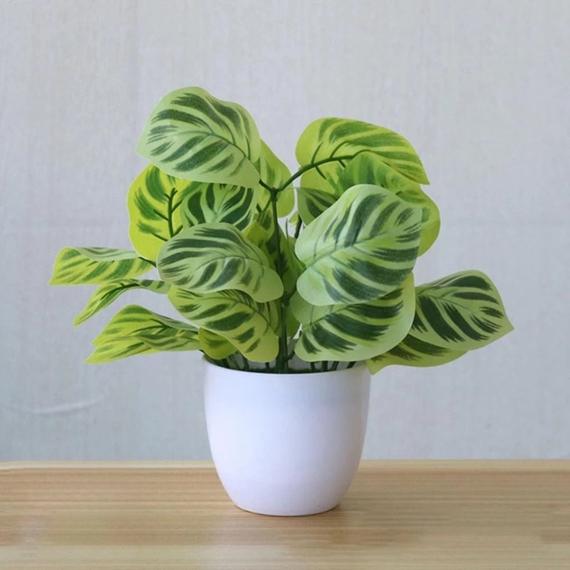 Chậu cây giả bằng nhựa mini trang trí bàn làm việc