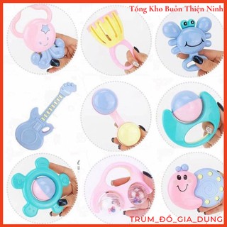 BỘ ĐỒ CHƠI XÚC XẮC BÌNH BÚ 9 MÓN CHO BÉ