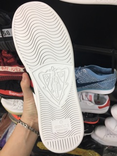 Giày gucci hình hổ