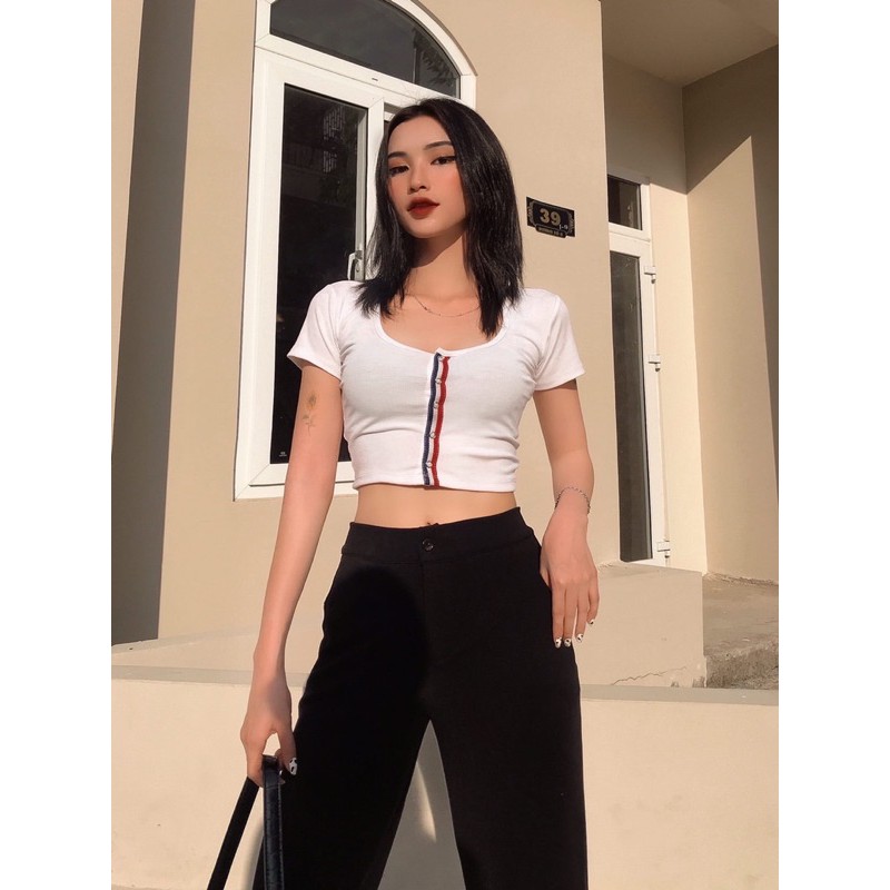 Áo Croptop Nút Bấm Sọc Ngực - THELETY.25
