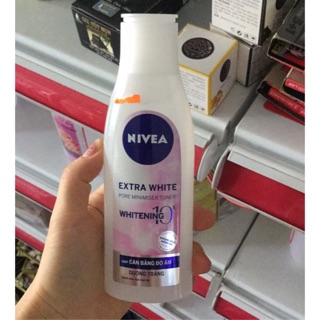 Nước hoa hồng dưỡng trắng Nivea 200ml