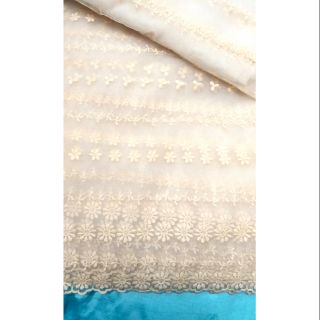 Vải von kính thêu chân 2 đầu màu vàng vintage , khổ 1m4(dài 80cm/30k)