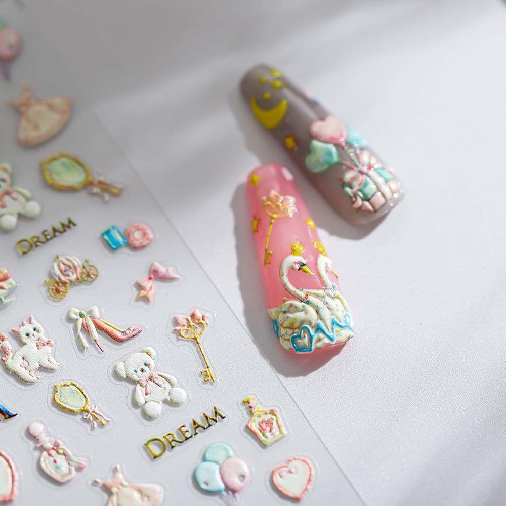 Miếng Dán Trang Trí Móng Tay Hình Thỏ / Dâu Tây / Trái Tim Thời Trang Cho Nữ