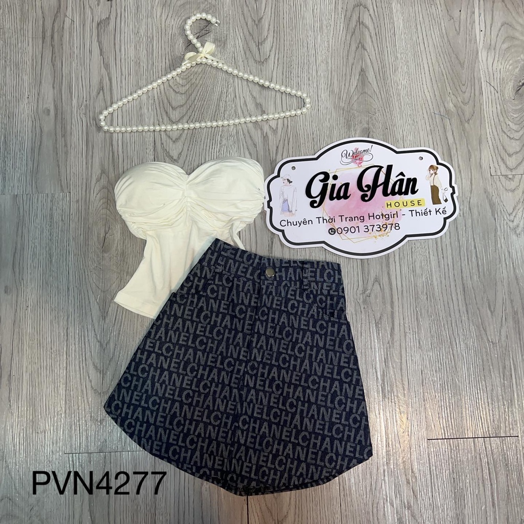 Áo cúp váy nhiều chữ
