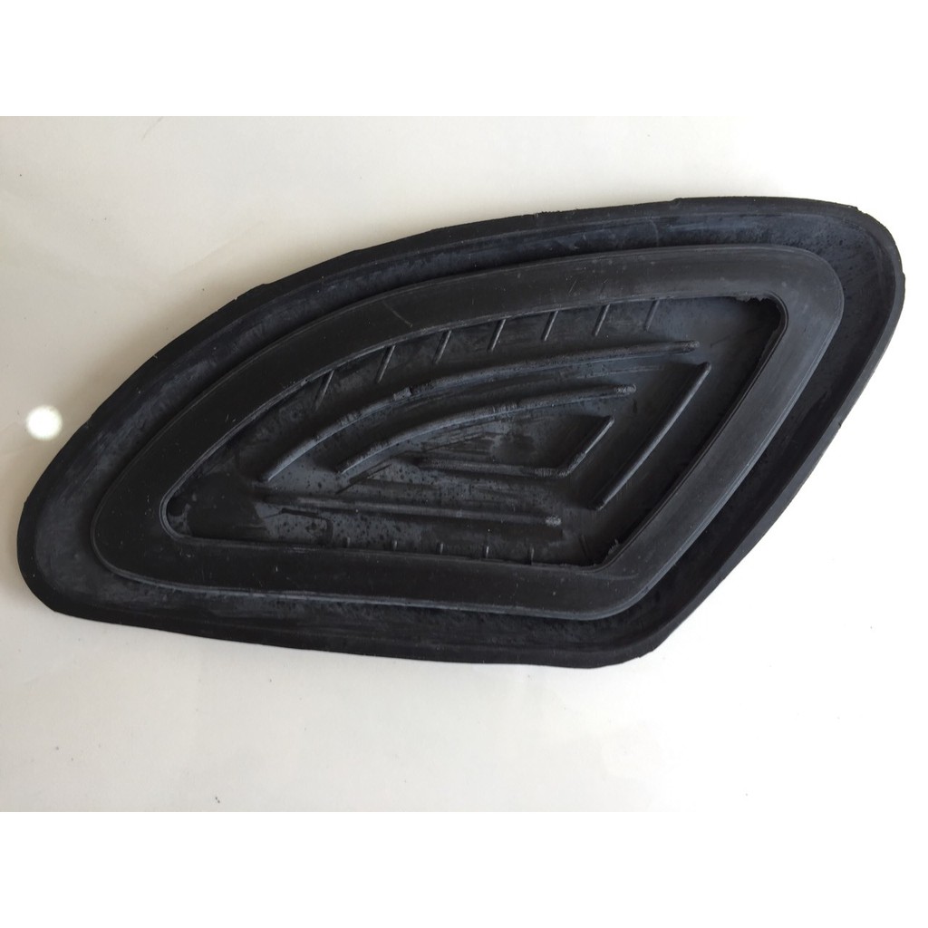 Honda 67-68-CL: 1 cặp  ốp cao su gắn bình xăng CL-68