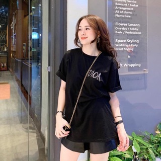 Áo thun chữ thêu