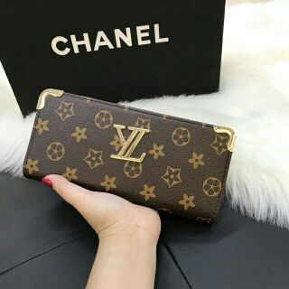 Ví da xước họa tiết