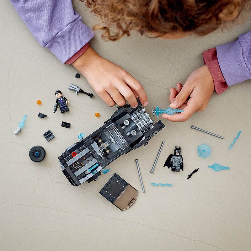 Đồ Chơi LEGO SUPERHEROES Cuộc Rượt Đuổi Giữa Batman Và Penguin 76181 (392 chi tiết)