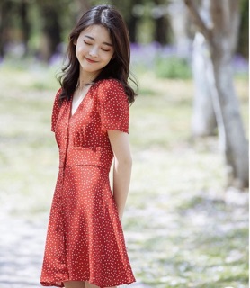 Đầm bi đỏ nút bọc (kèm hình thật)