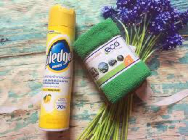 XỊT BÓNG GỖ PLEDGE 330ml Thailand