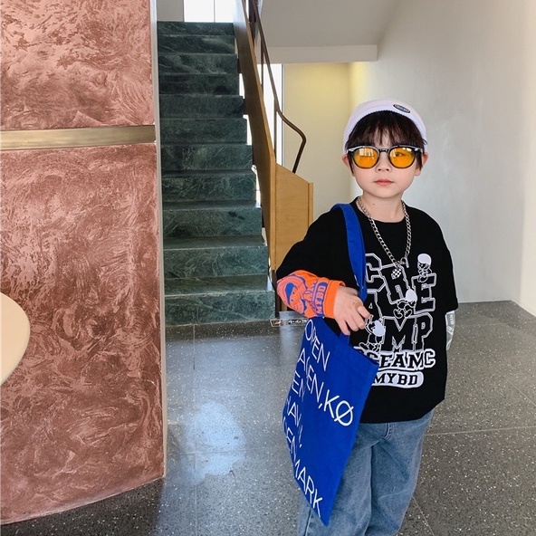 AB374 - Áo phông đen nối tay in chữ sz 100-150,  áo phông  bé trai, cotton, thiết kế thời trang thu đông 2022