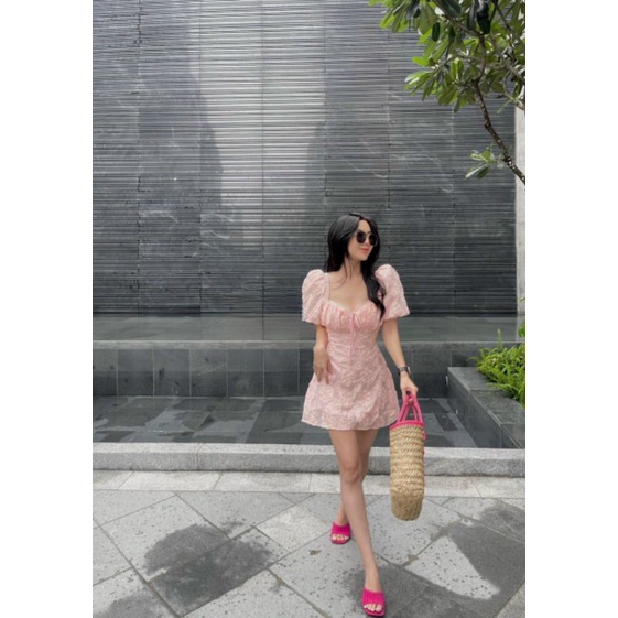 Đầm ren nổi tay phồng nơ ngực