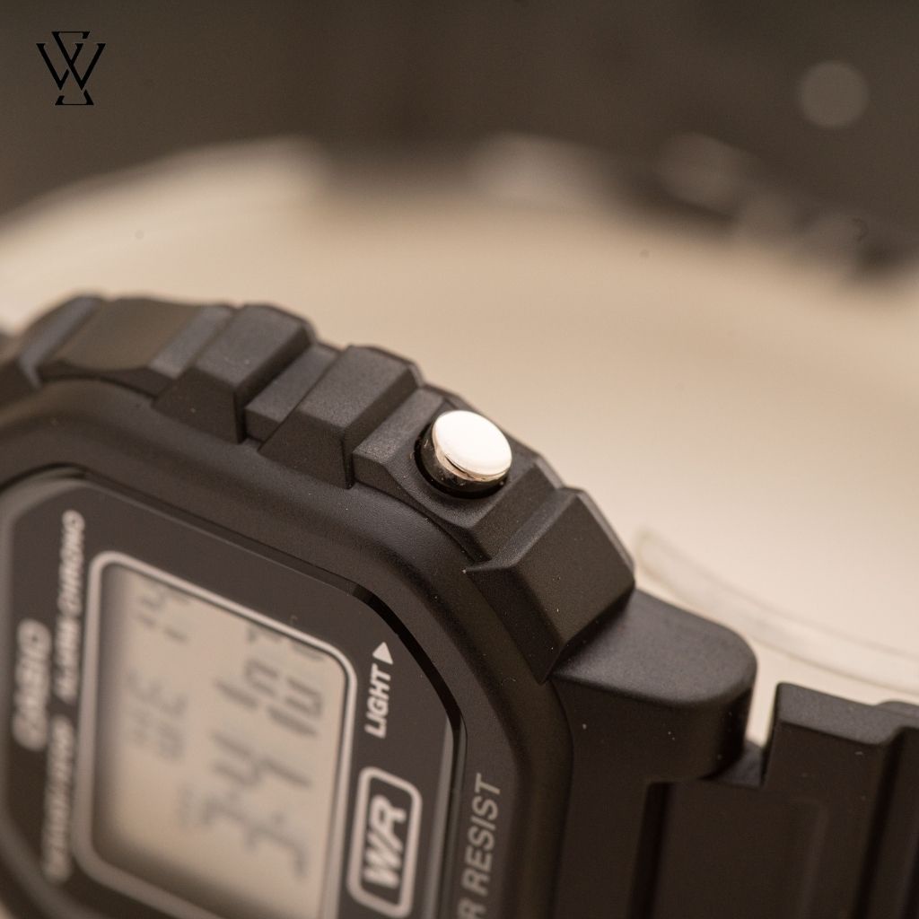 Đồng Hồ Điện Tử Nữ Casio WATCHSTORE LA-20WH-1ADF Thiết Kế Mặt Kính Nhựa 30.5 mm, Dây Đeo Và Vỏ Nhựa Màu Đen Cá Tính