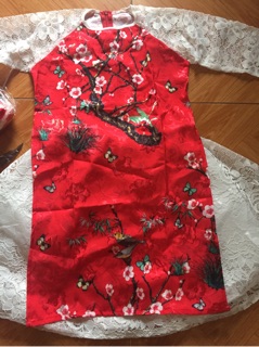 Áo dài cách tân cho bé gấm ren