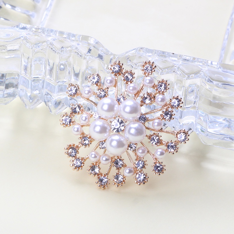 Ghim Cài Áo Hình Hoa Tuyết Đính Ngọc Trai Sang Trọng