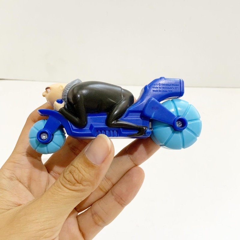 Xe đồ chơi nhựa Kẻ Đánh Cắp Mặt Trăng minion