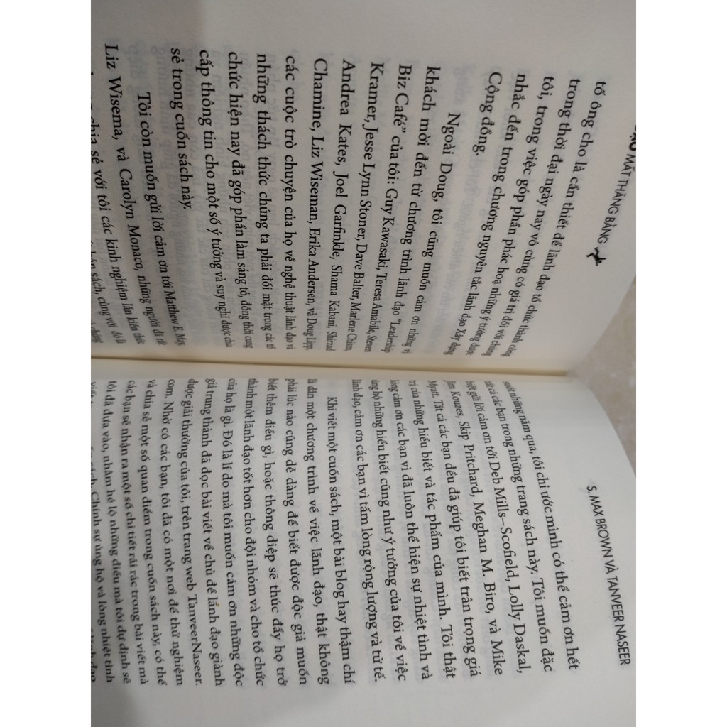 Sách - Lãnh đạo mất thăng bằng