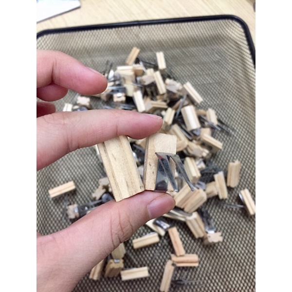 XIÊN HOA QUẢ GỖ KHUYÊN