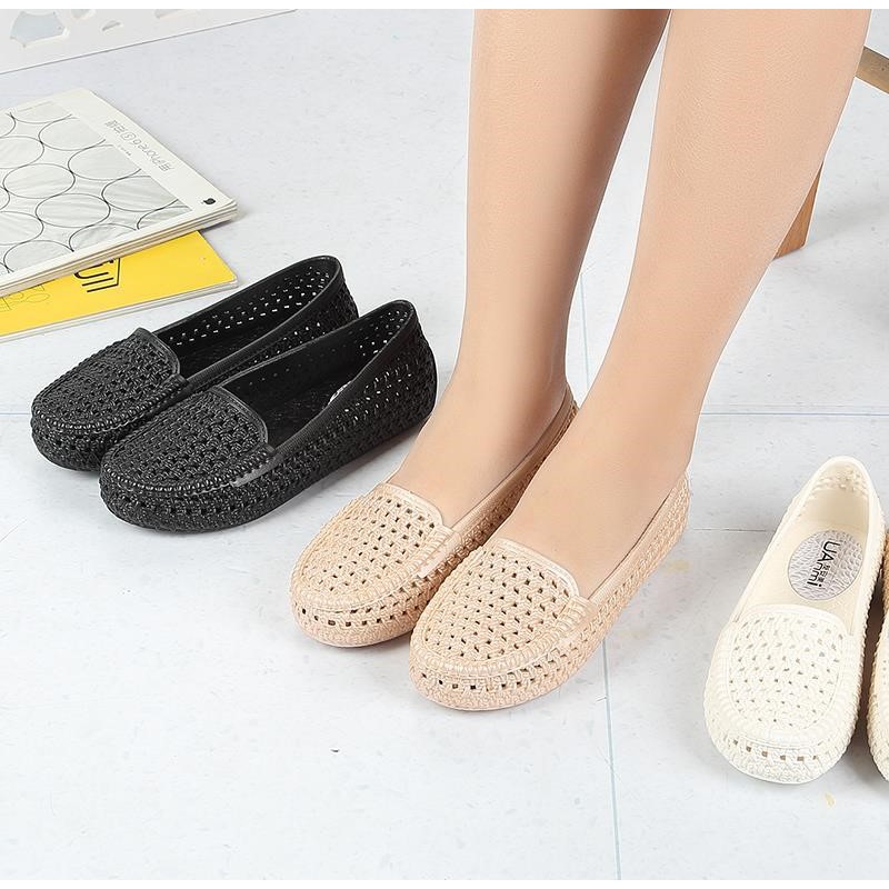 Giày Slipon Nữ Thời Trang Chất Da Có Lỗ Thoáng Mát Dễ Xỏ Tiện Lợi Đơn Giản