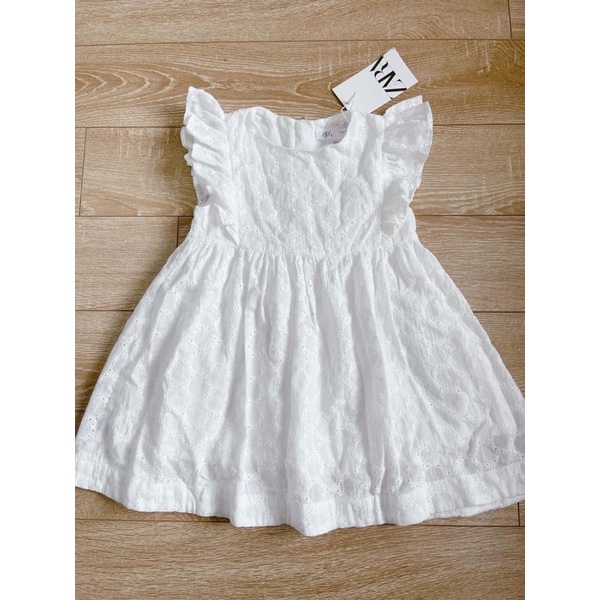 Váy thêu cánh tiên Zara xuất dư xịn xò