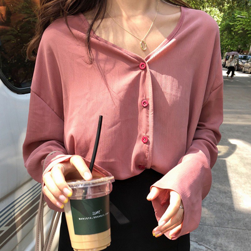 [Mã FAMAYWA giảm 10K đơn 50K] Áo kiểu tay dài phối nút thiết kế cổ chữ V thanh lịch | BigBuy360 - bigbuy360.vn