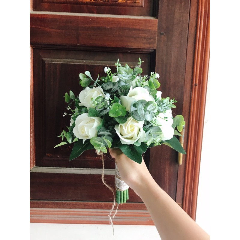 [NOWSHIP]- Bó hoa cưới sáp thơm cầm tay cô dâu màu kem điểm lá xanh độc quyền tại Shop