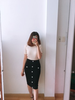 Chân váy nút công sở xẻ sau