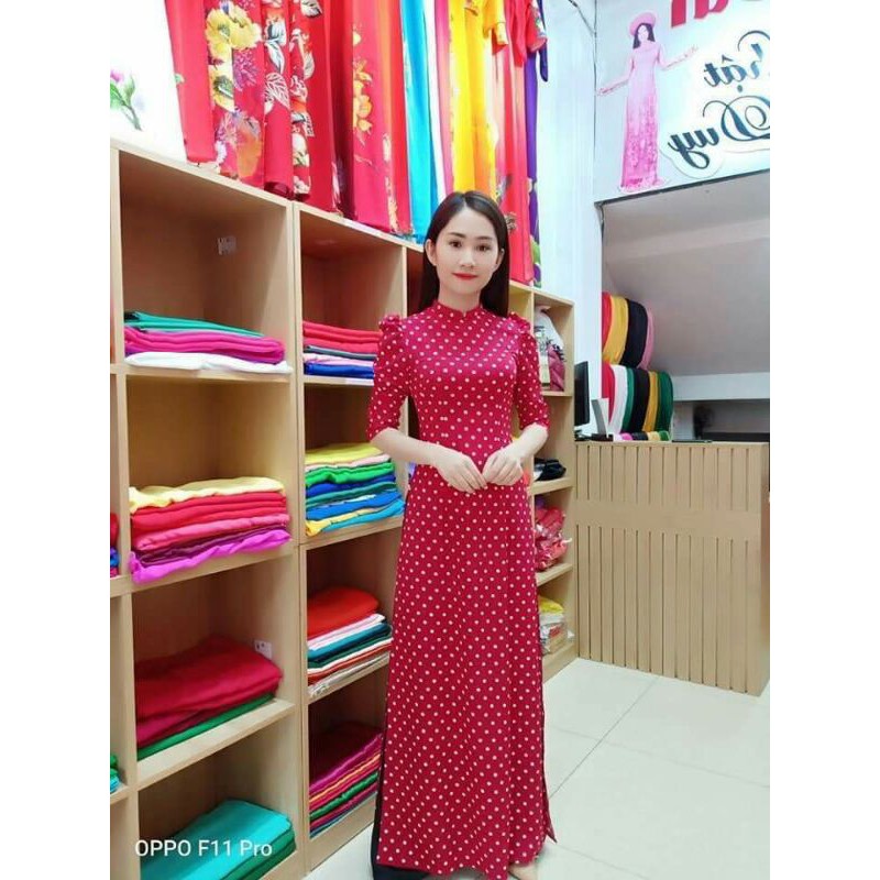 Áo dài chấm bi đỏ