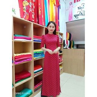 Áo dài chấm bi đỏ