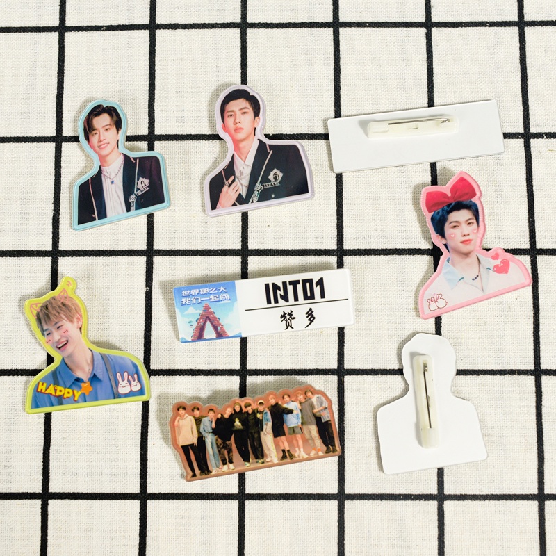 Ghim cài áo hình nhóm nhạc INTO1 dễ thương