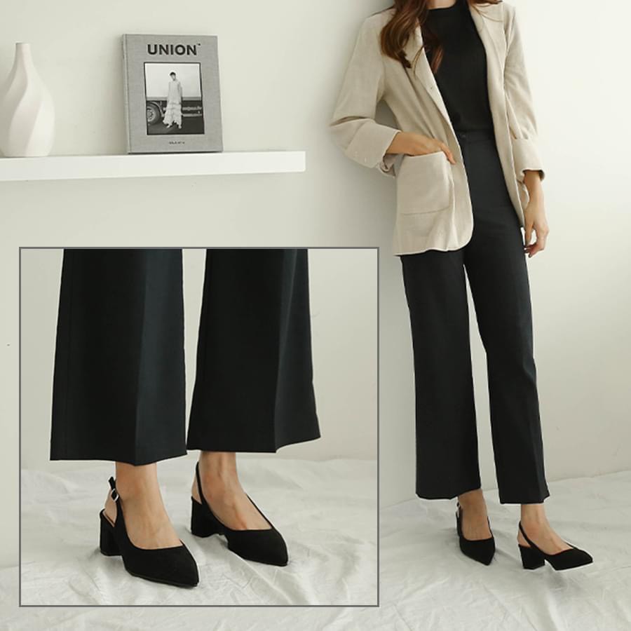 Giày cao gót slingback mũi nhọn gót vuông màu đen