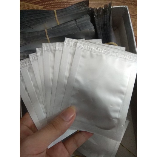Miếng Dán Môi Không Hình Loại 1