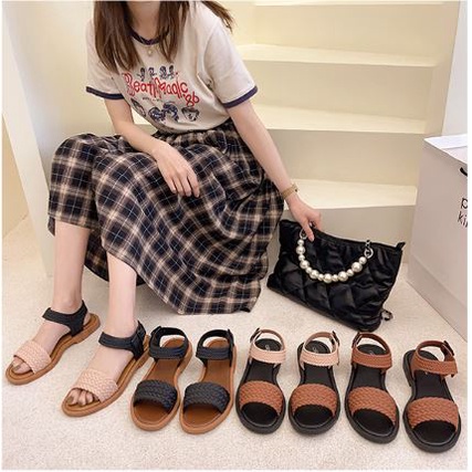 Giày Quai Hậu Dành Cho Nữ Sinh - Sandal Kiểu Dáng Năng Động Cá Tính