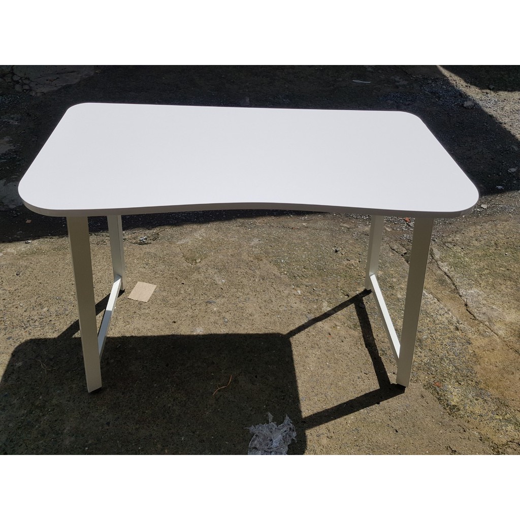 SALE SỐC - BÀN LÀM VIỆC HIỆN ĐẠI CẠNH CONG CHÂN SẮT CHẮC CHẮN | BigBuy360 - bigbuy360.vn