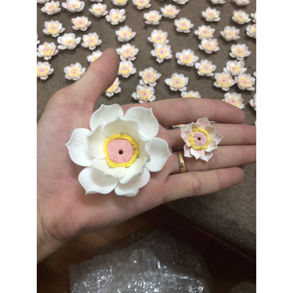Hoa gốm trang trí bàn trà , tiểu cảnh ghép lũa, trang trí kệ tượng Hoa gốm cắm hương mini