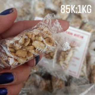 1kg kẹo lạc loại ngon( 1kg nhiều lắm )