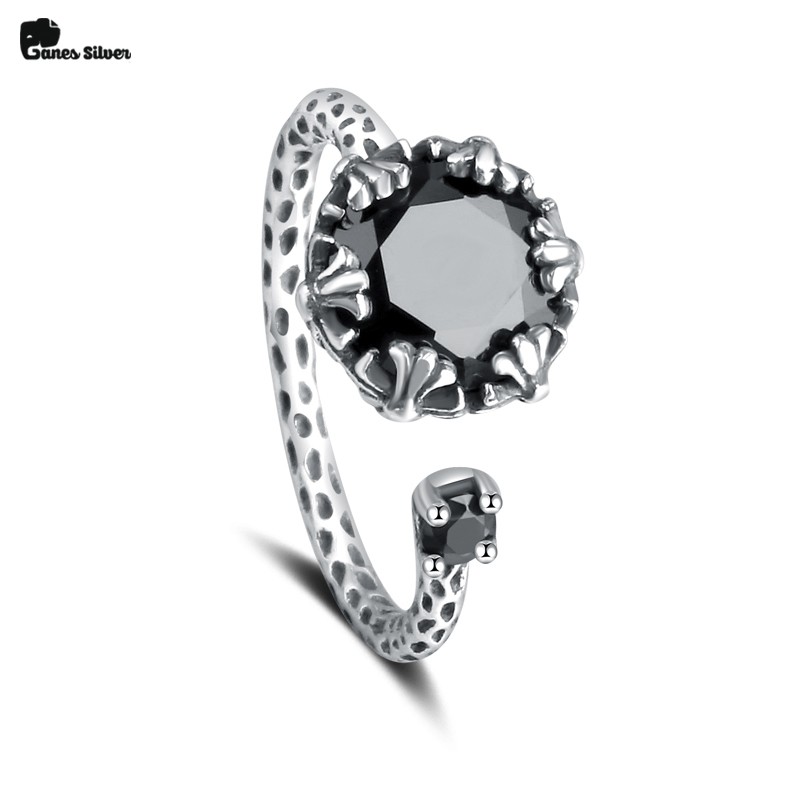 Nhẫn bạc nữ GANES SILVER chrome heart đá đen chất liệu bạc thái - N000321