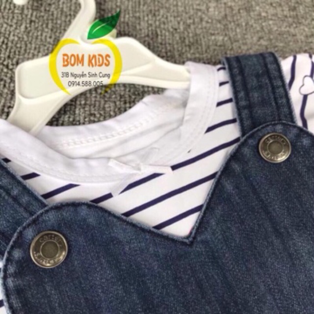 Váy yếm jean + áo body Carter