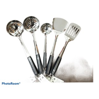 Vá sạn inox cán đen liền, lổ đa năng, dụng cụ nhà bếp thiết yếu mọi gia đình