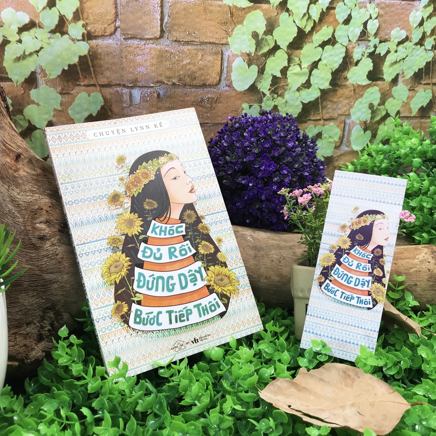 Sách - Khóc Đủ Rồi Đứng Dậy Bước Tiếp Thôi (Kèm Bookmark) | BigBuy360 - bigbuy360.vn