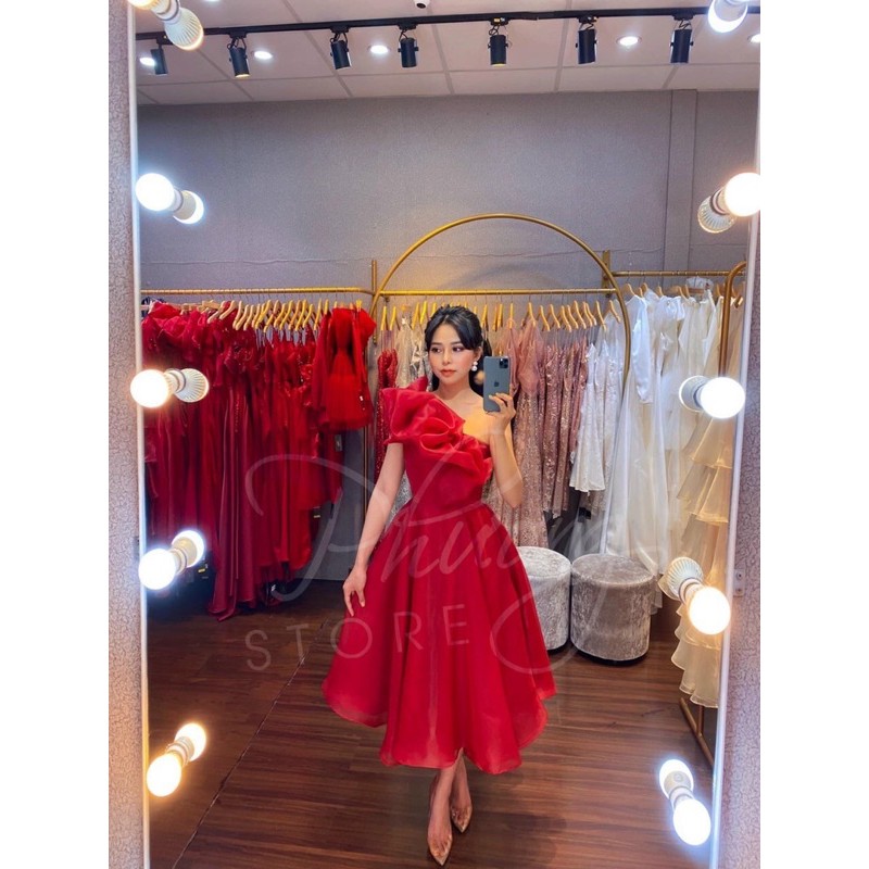 đầm xoè lệch vai dúm bèo