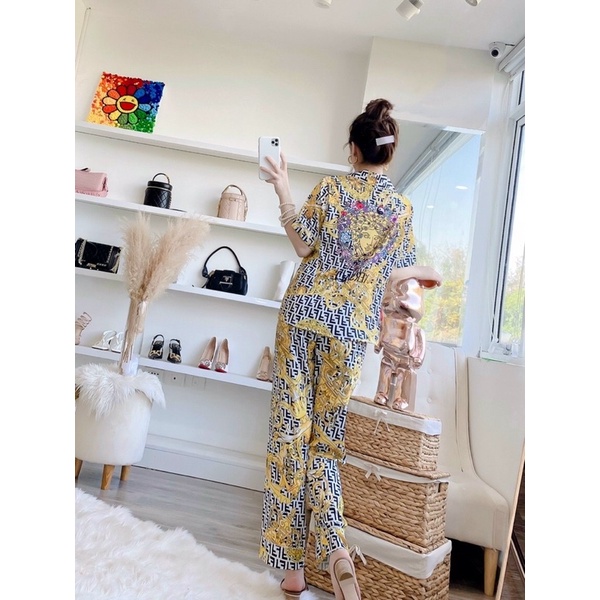 PIJAMA TAY NGẮN VŨ TRỤ VERSACE XANH/VÀNG LỤA SATIN CAO CẤP QC W008.