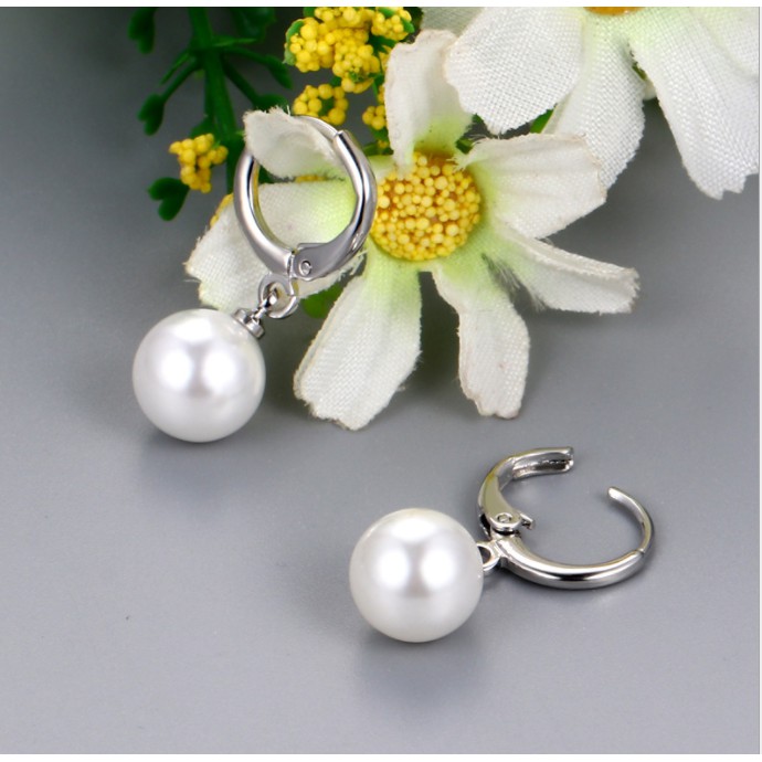 1 Cặp khuyên tai tròn gắn hạt xi mạ vàng hoặc bạch kim