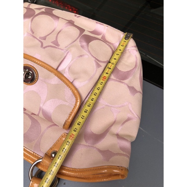 Túi chuẩn si.túi qua sử dụng. Khách vui lòng xem hình nếu muốn biết thêm thông tin sản phẩm mời khách vô chat nhé.Thanks