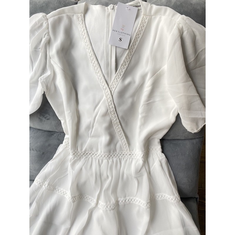 Đầm nữ trắng dự tiệc dễ thương cổ V ren đắp chéo mã [REN CHÉO] | BigBuy360 - bigbuy360.vn
