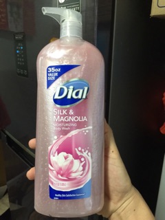 Sữa tắm Dial Silk & Magnolia